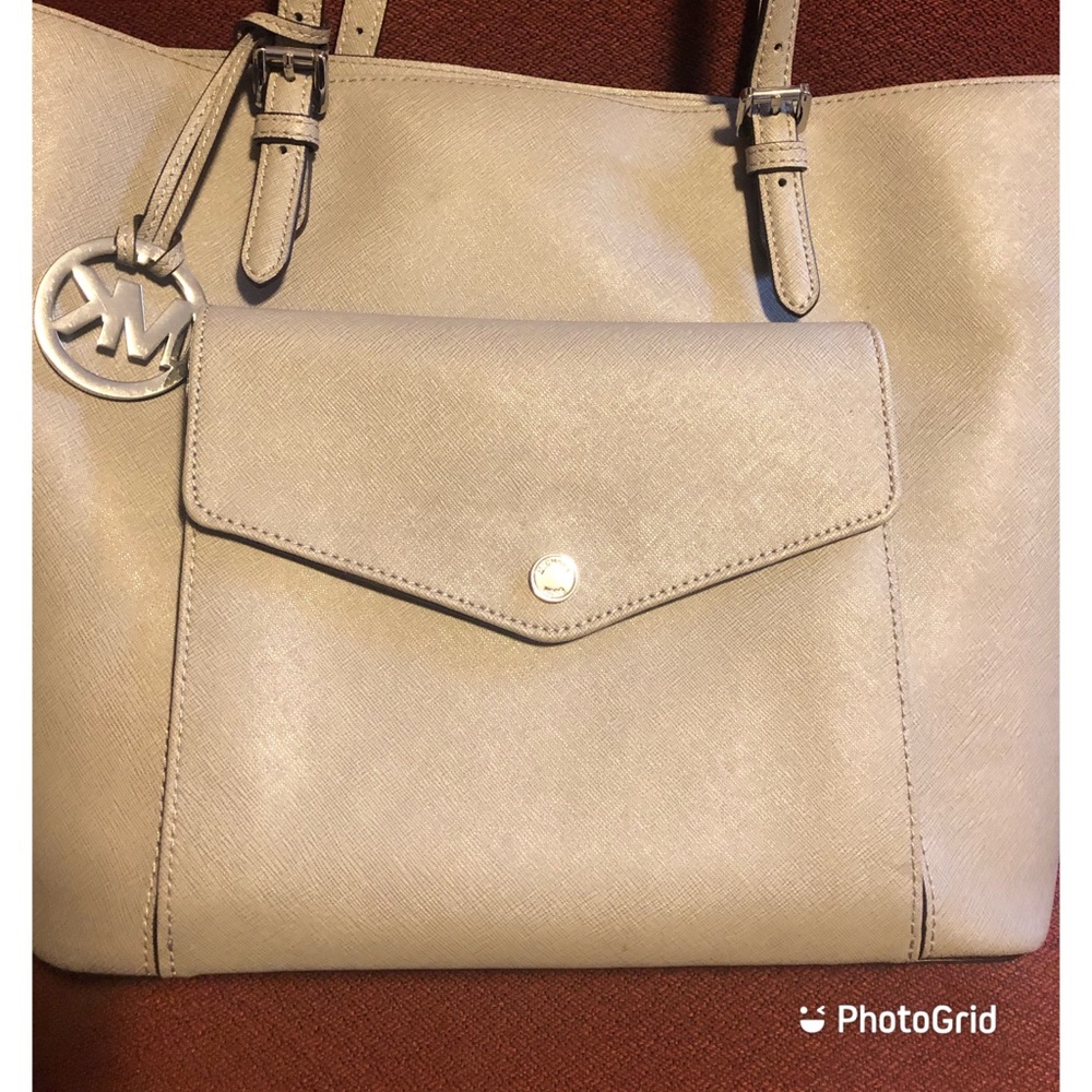 Michael Kors Gray Jet Set Large Pocket Tote